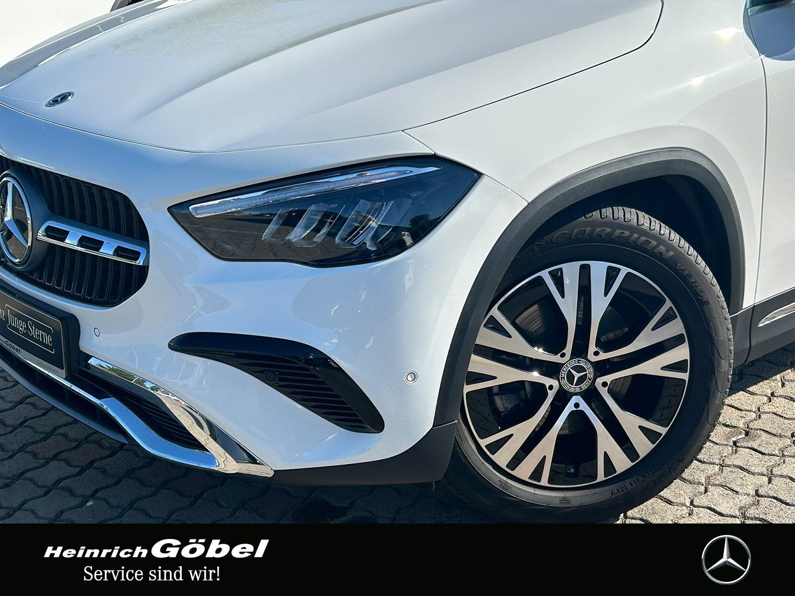 Fahrzeugabbildung Mercedes-Benz GLA 180 PROGRESSIVE*AHK*CARPLAY*LED*EASY-PACK*WI