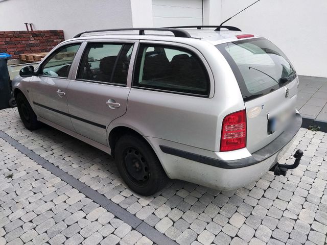 Skoda Octavia 1.9TDI BJ 2009 AHK, noch Ang...