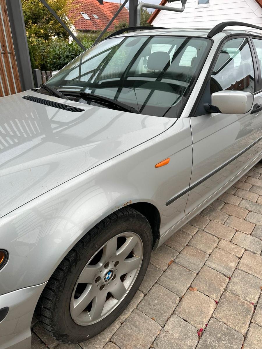BMW 316 2005 — rear view