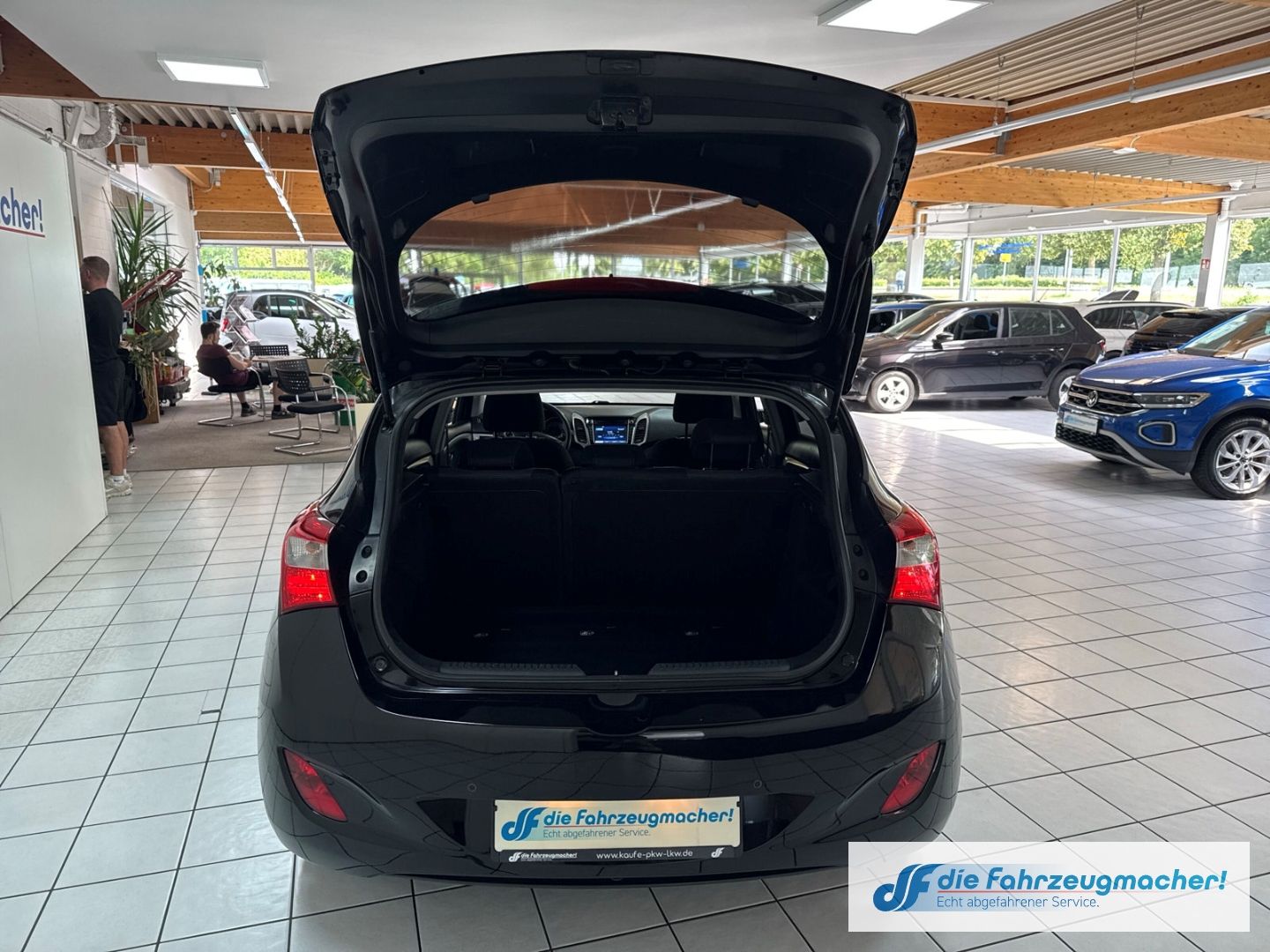 Fahrzeugabbildung Hyundai i30 Classic 1.4 CRDi DPF Alarm Berganfahrass. GA