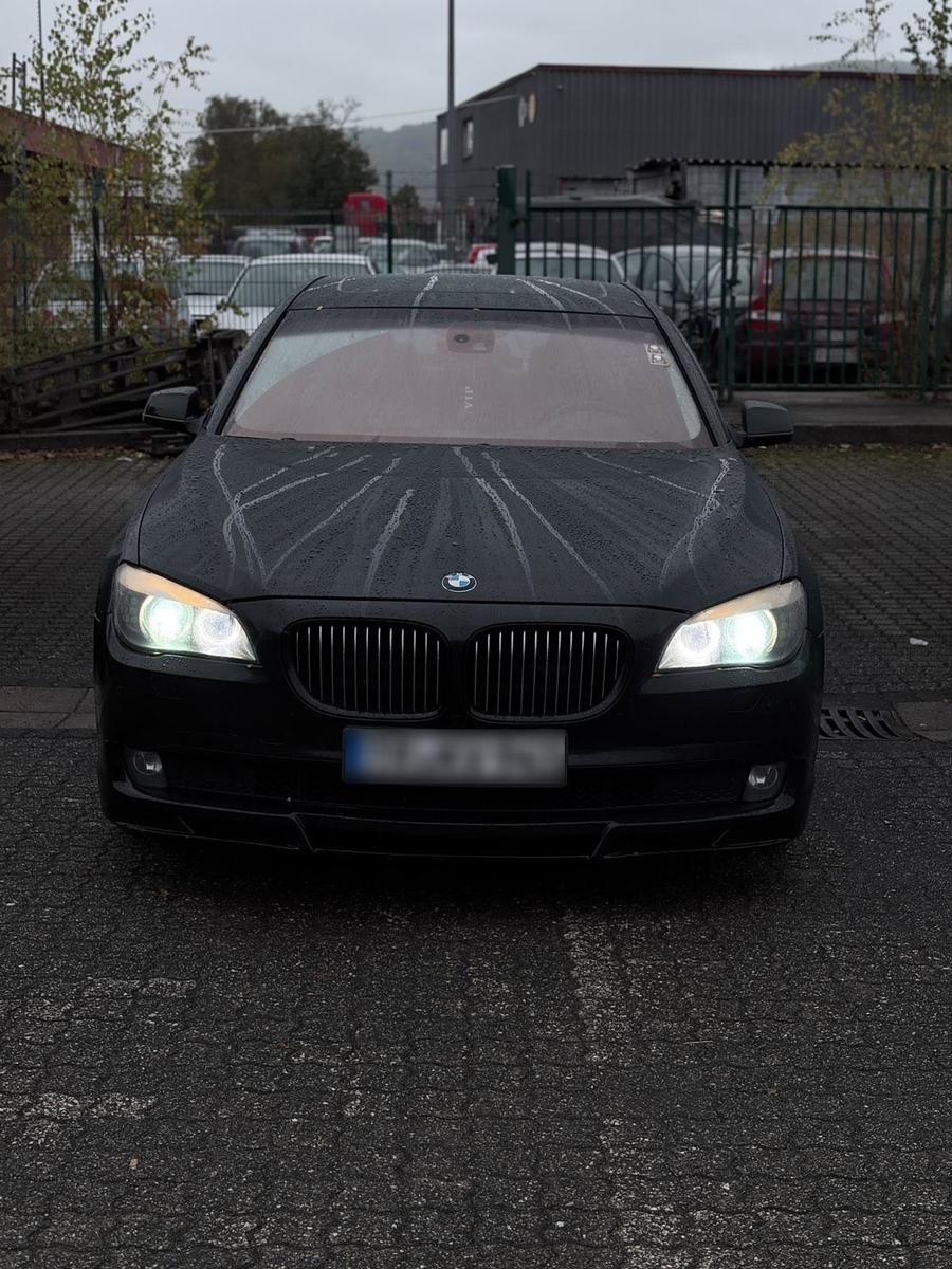 BMW 730