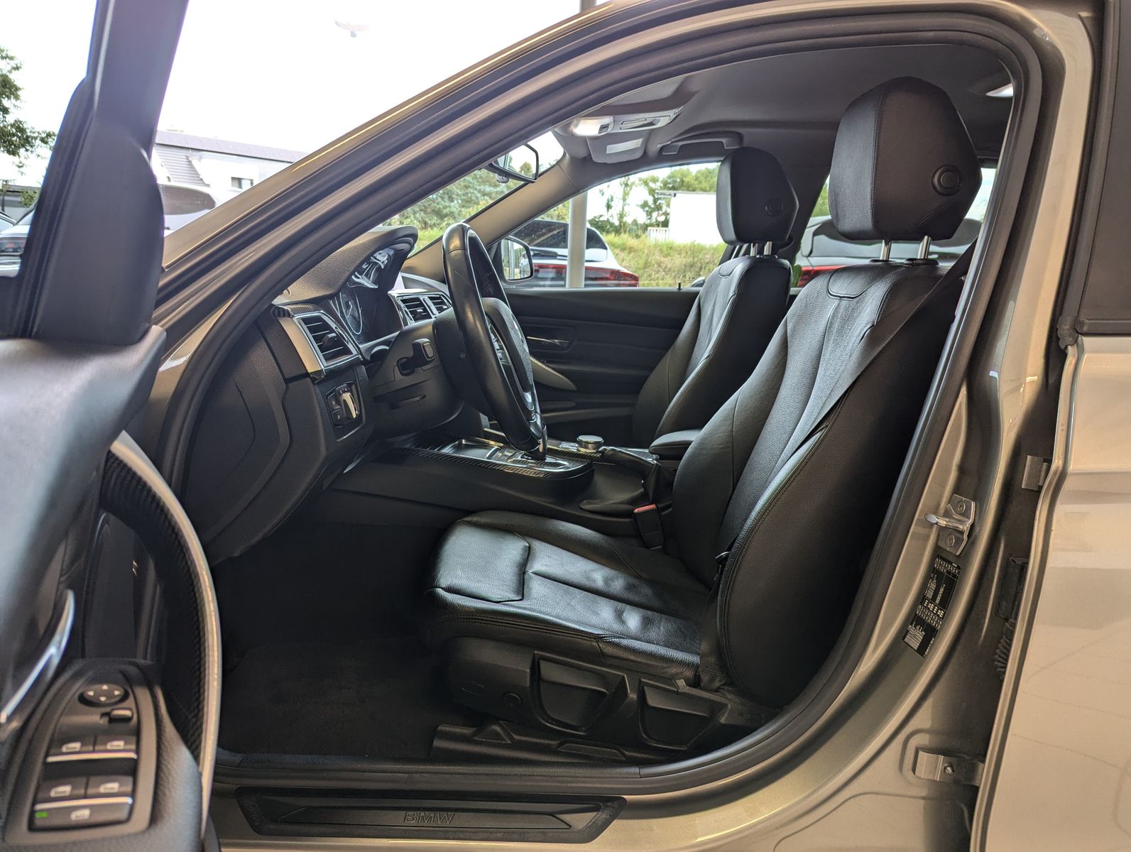 BMW 320 d Advantage Kamera Leder Sitzheizung - Image 12