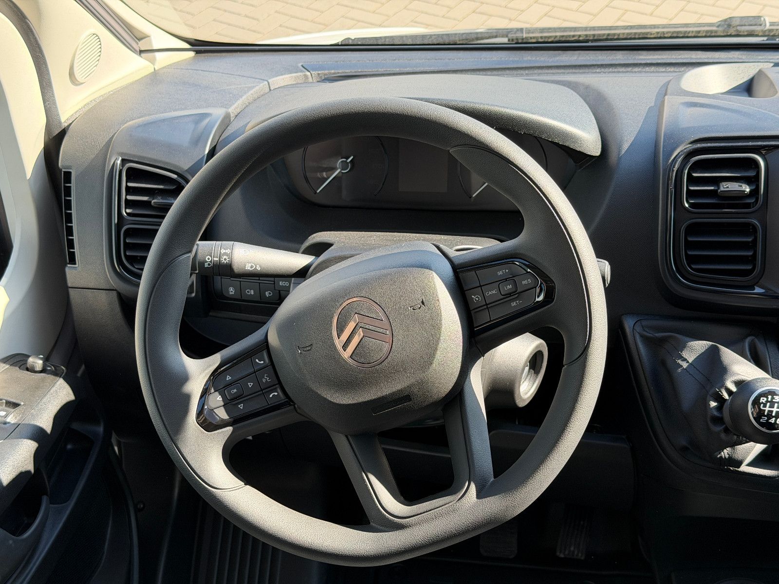 Fahrzeugabbildung LMC Tracer 670 V - 10.499€ sparen!