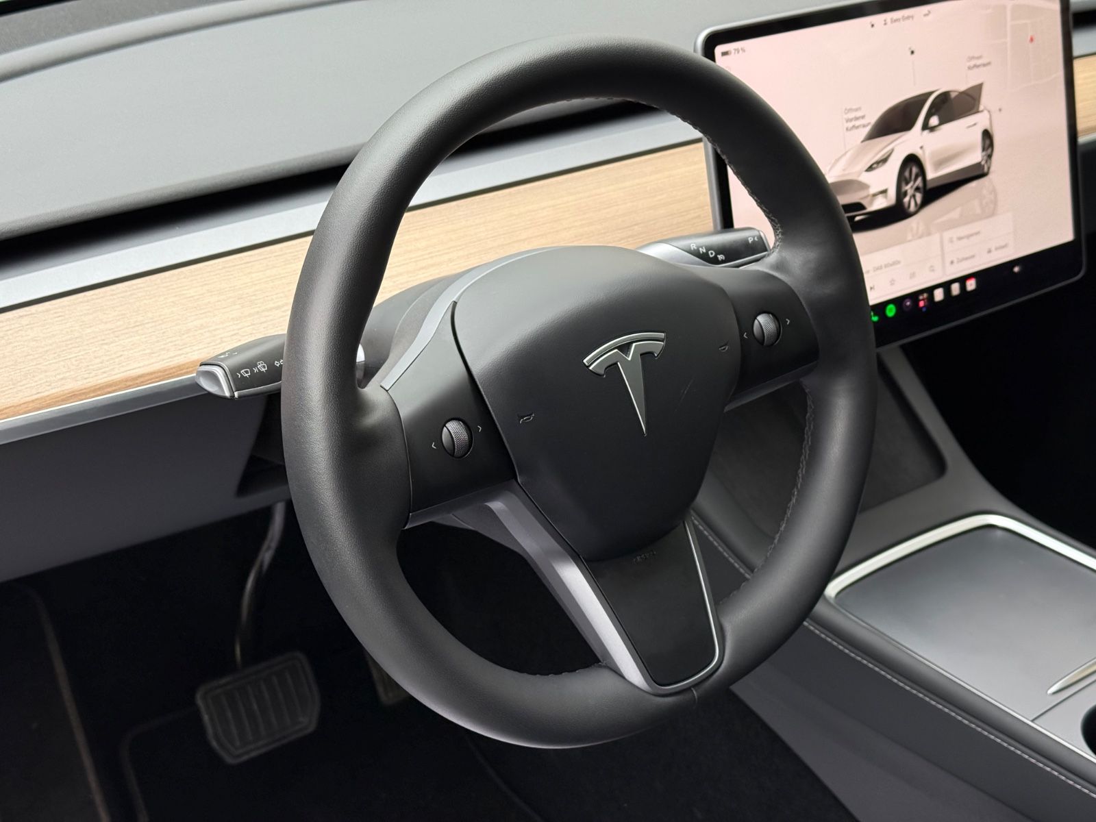 Tesla Model Y Basis RWD AHK Mwst. Garantie Finanz.4,69 foto 18