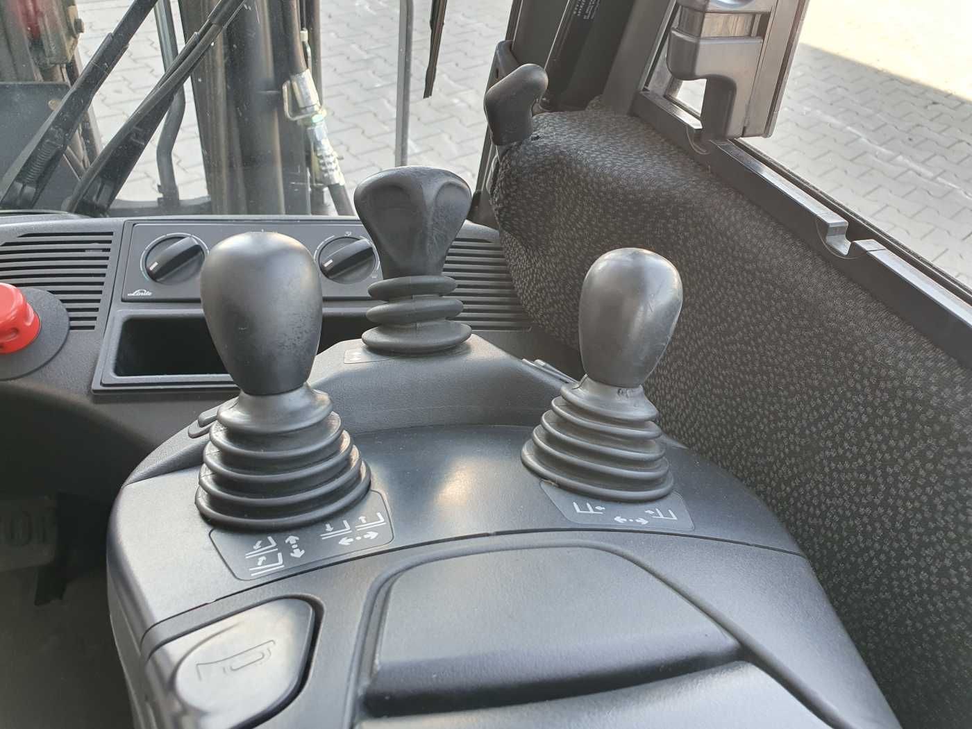 Fahrzeugabbildung Linde E14 - 01 / Triplex: 4.10m! / SS / nur 2.899h!