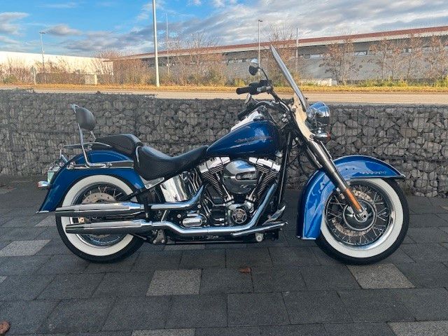 Harley-Davidson Deluxe