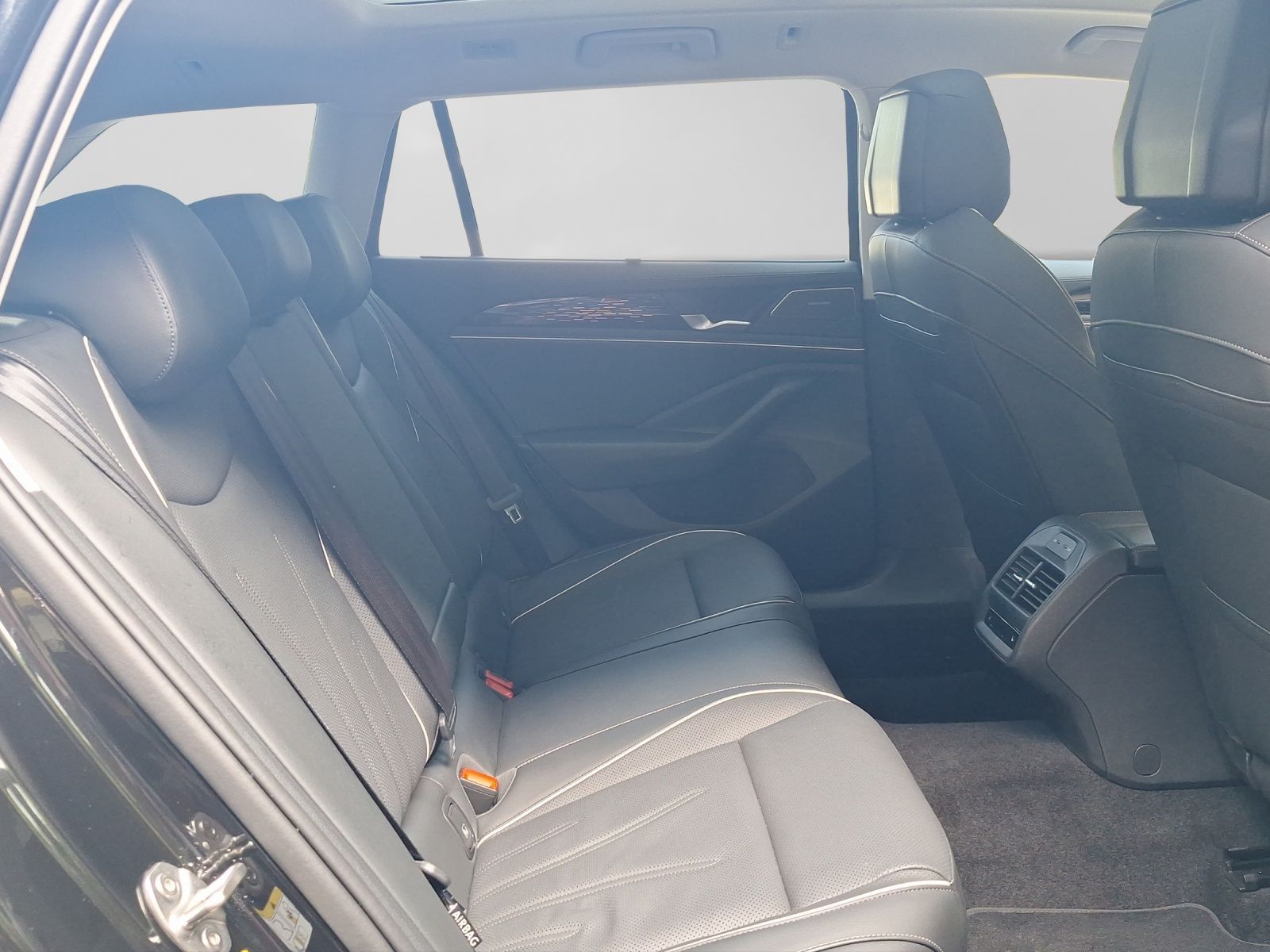 Volkswagen Passat Variant - Bild 6
