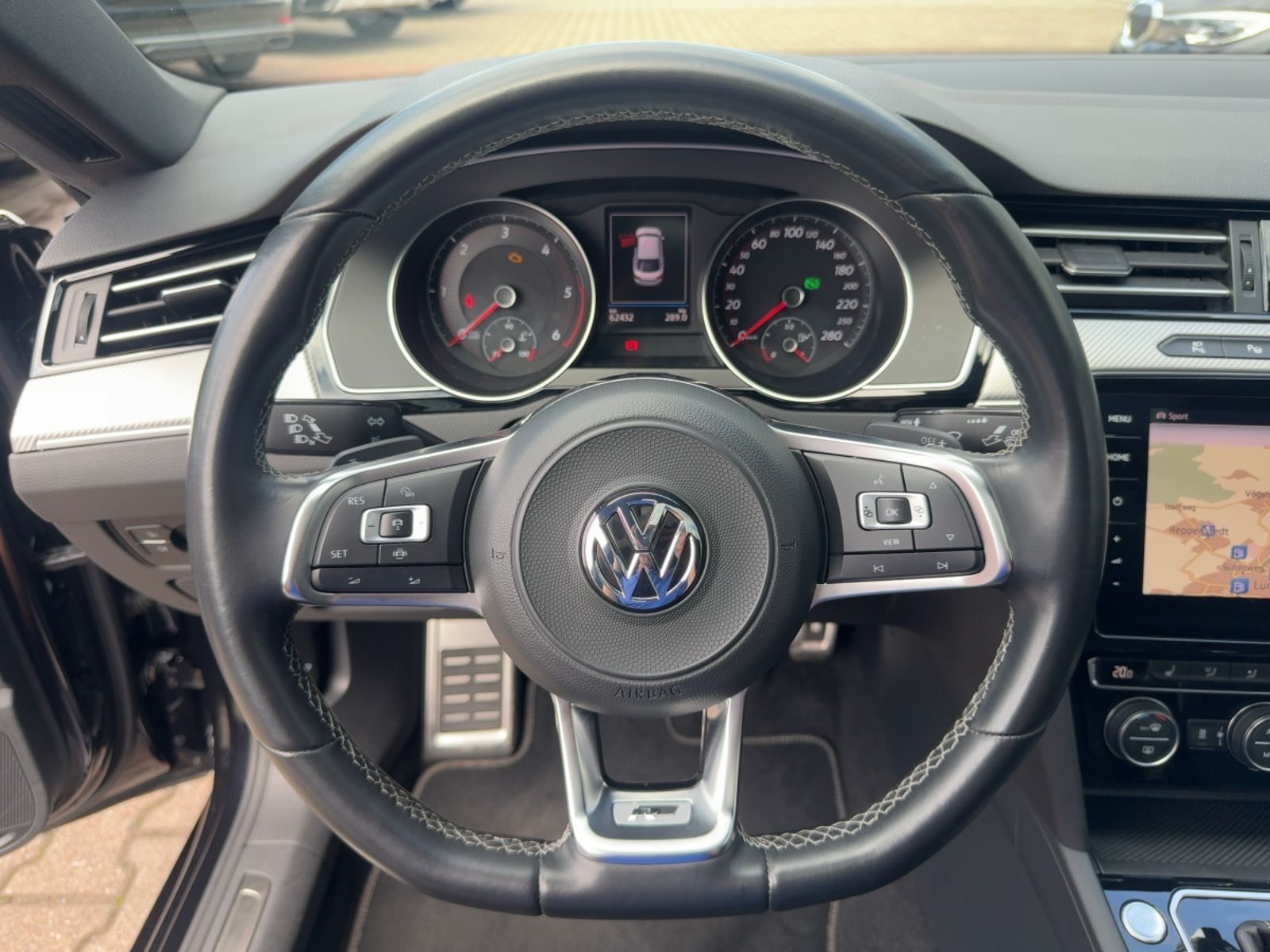 Fahrzeugabbildung Volkswagen Arteon 2.0 TDI R-Line Alu LED AHK Pano. Standh.