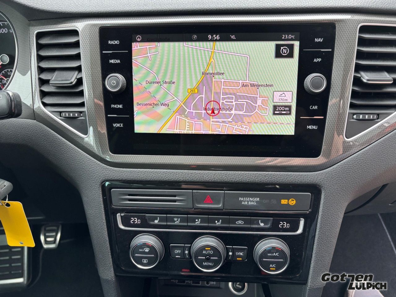 Fahrzeugabbildung Volkswagen Golf Sportsvan Join 1.0 TSI Klima PDC Bluetooth