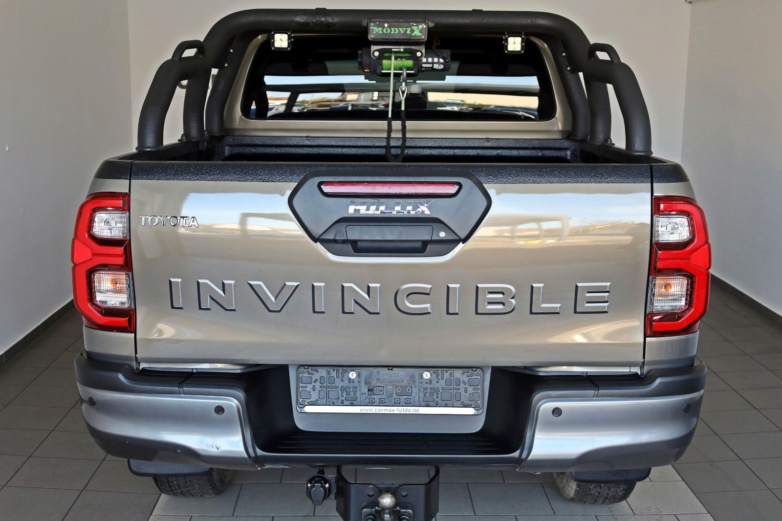 Fahrzeugabbildung Toyota Hilux 2.8 D-4D Invincible,4x4,ACC,Rollbügel, AHK