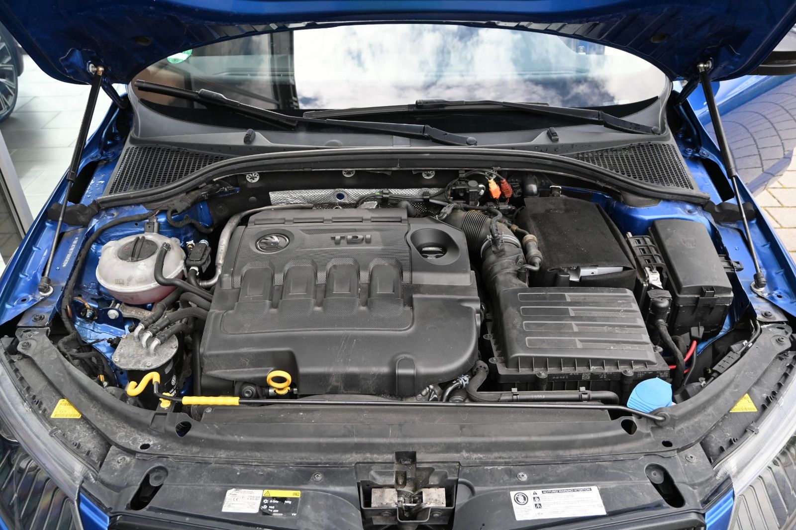 Fahrzeugabbildung SKODA Octavia 2.0 TDI Green tec DSG RS Combi °AHK°STHZ