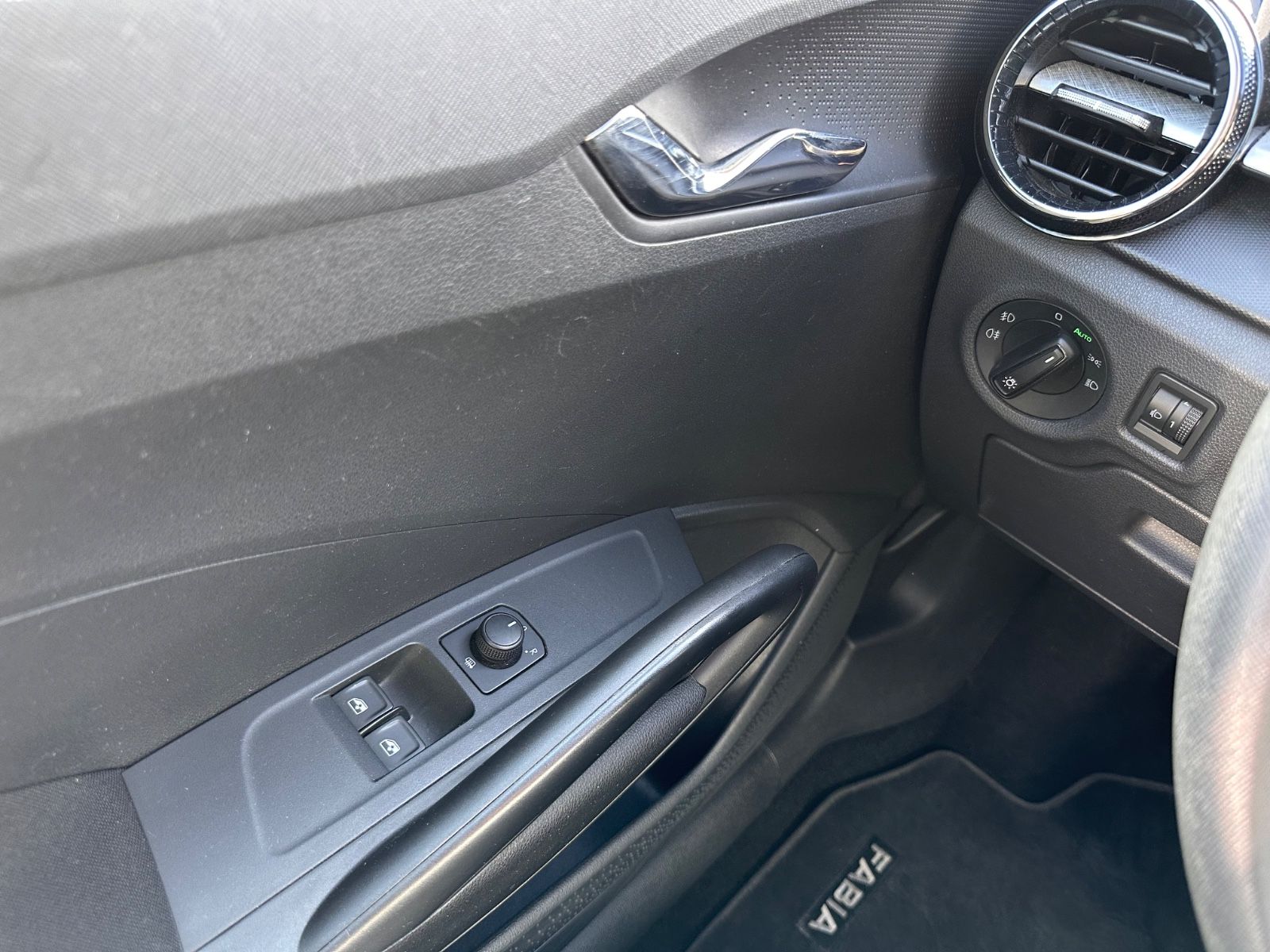 Fahrzeugabbildung SKODA Fabia 1.0 MPI Ambition APP/Klima/GJR