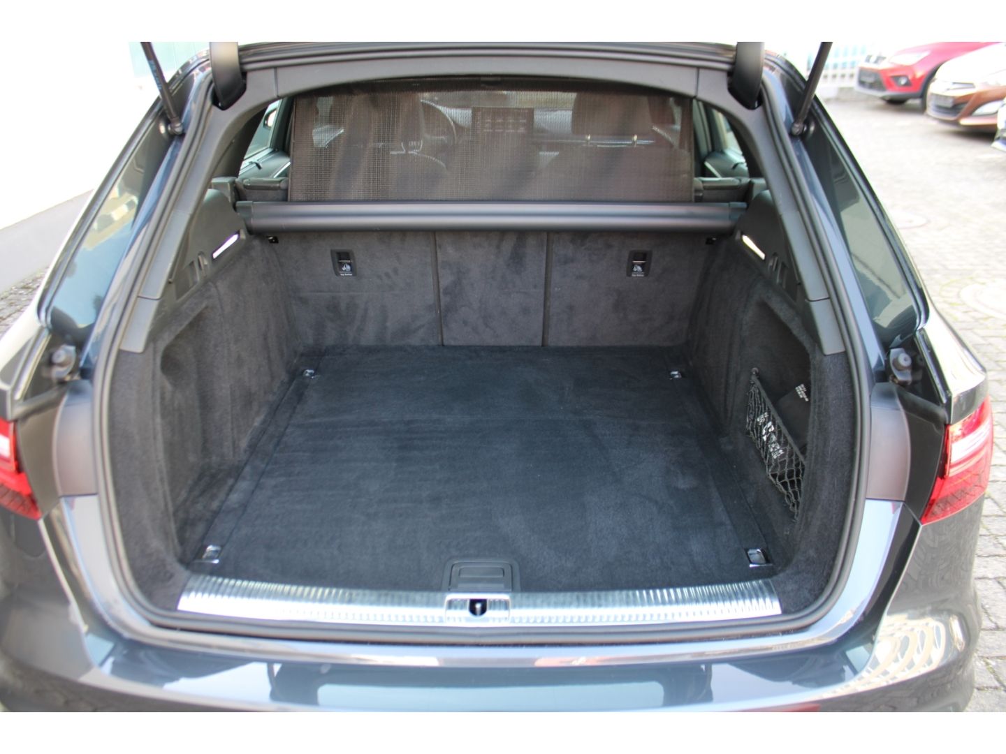 AUDI A4 35 TDI S-Tronic advanced Avant LED Navi DAB V - Image 9