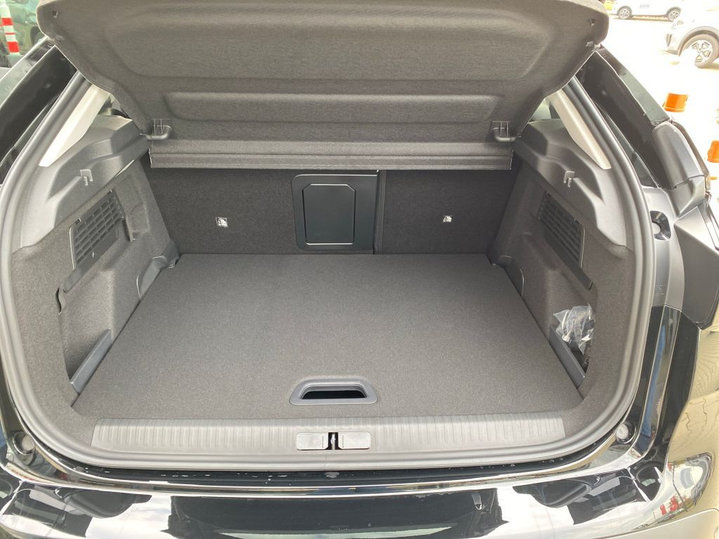 Fahrzeugabbildung Citroën C4 Benziner 130 Automatik MAX *Winter-Paket*