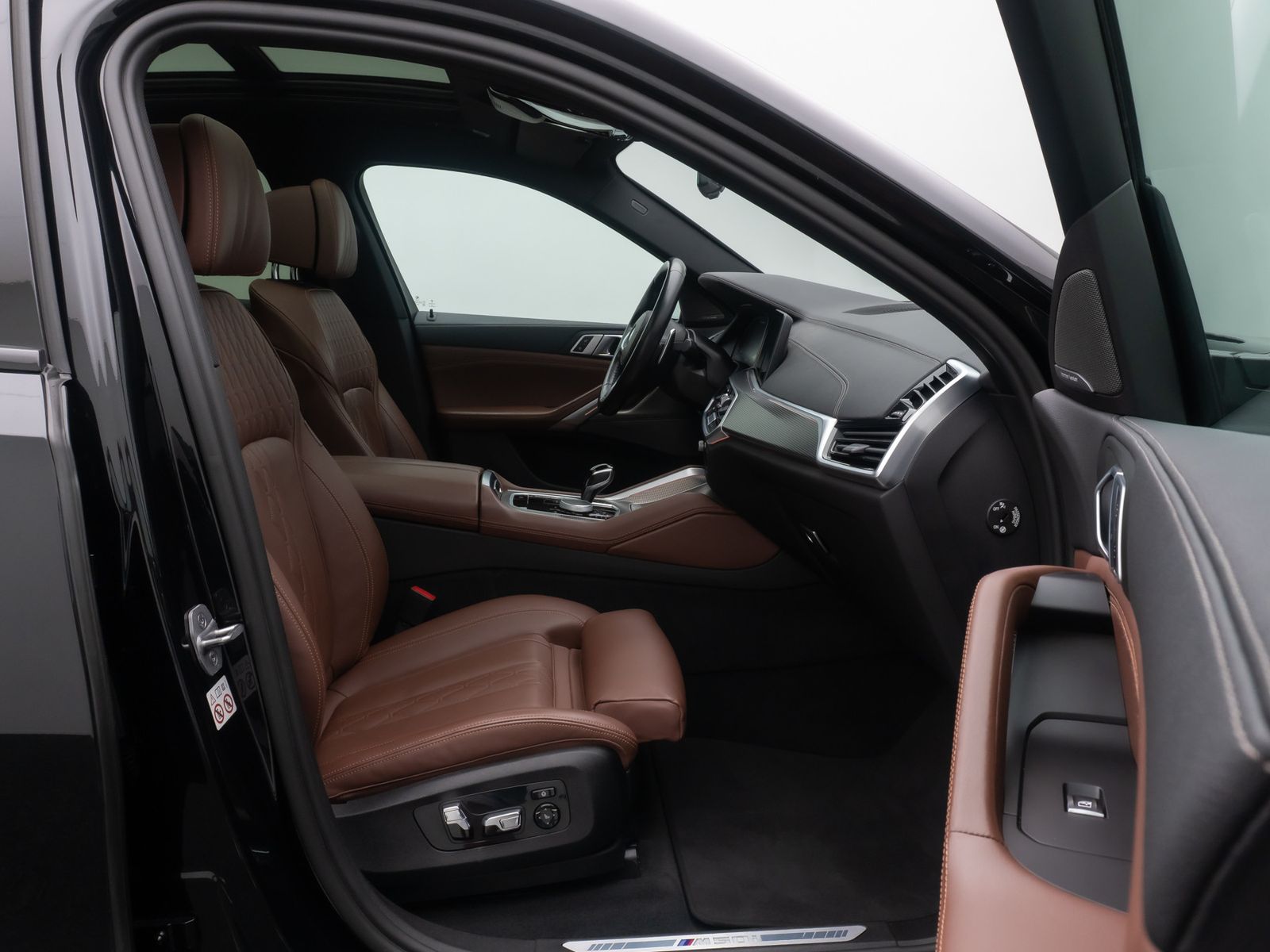 Fahrzeugabbildung BMW X6 M50i 360&deg;Laser DAB H/K Panoram Individual 22"