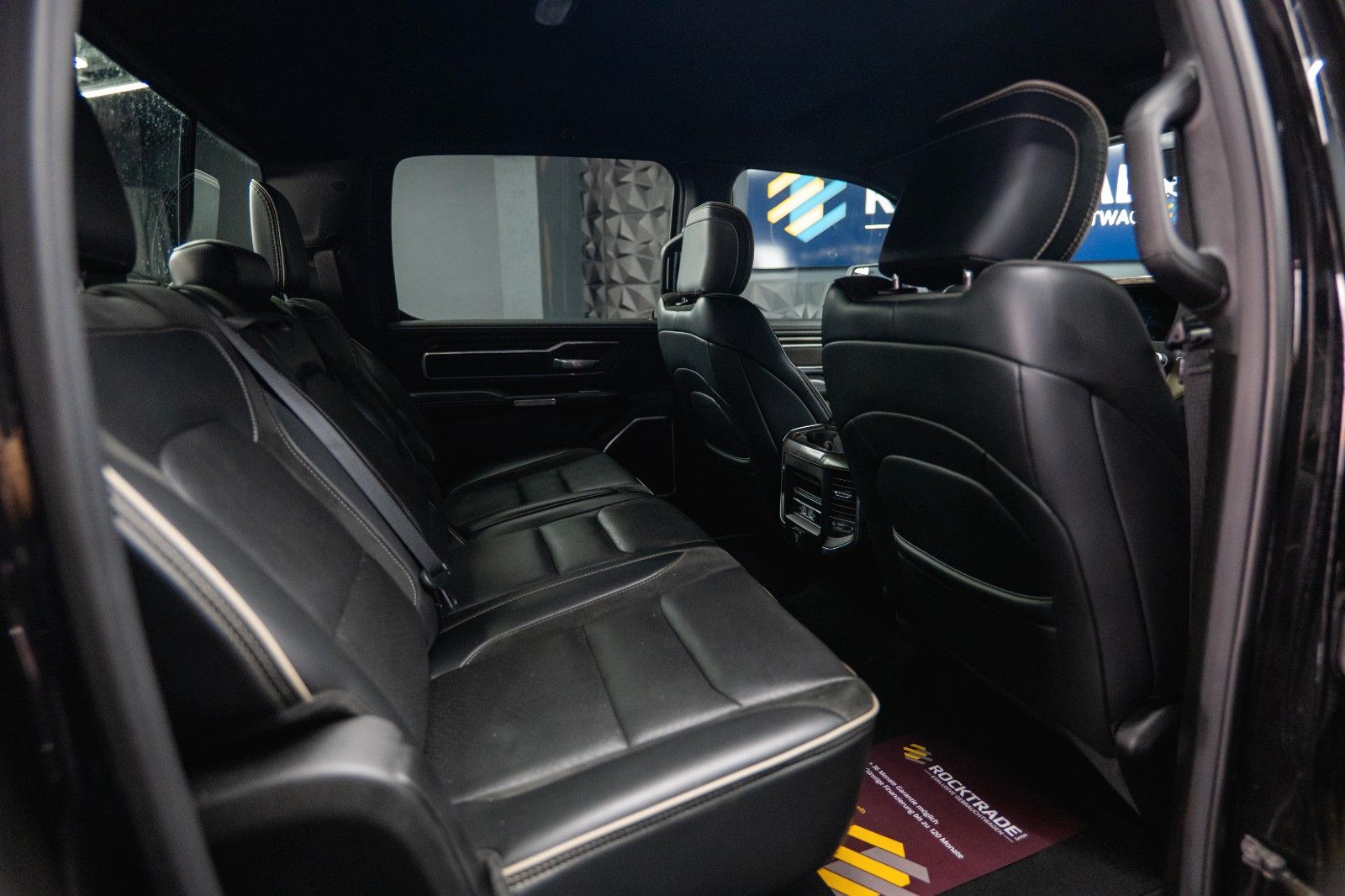 Fahrzeugabbildung Dodge RAM 3.6 V6 4x4 OFFROAD LARAMIE BLACK EDITION LED