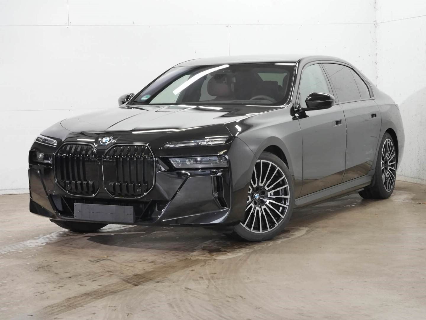 BMW i7 60 xDrive M Sport Pro 21 Fond Entertain AHK foto 2