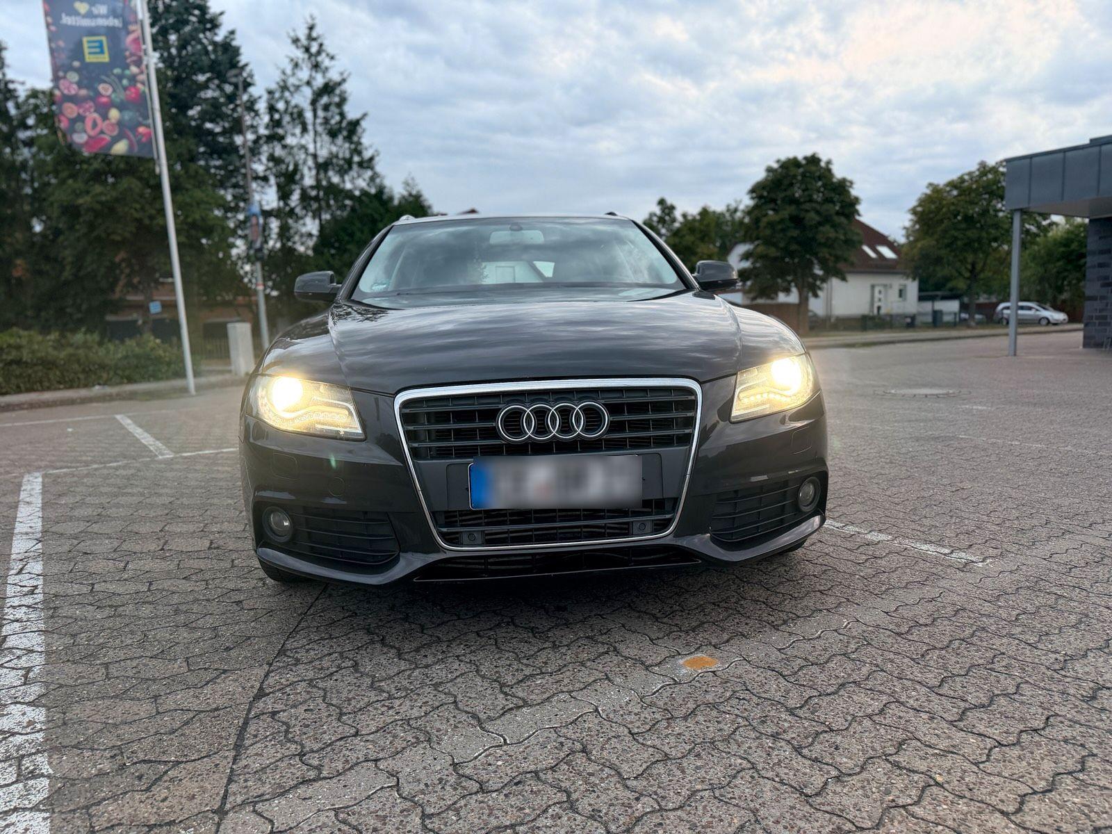 Audi A4 2011 — photo 11