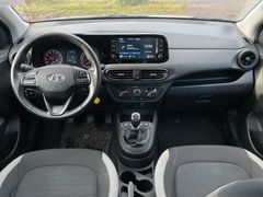 Fahrzeugabbildung Hyundai i10 1.2 Trend *Sitzhzg*Lenkradhzg*Spurhalte*PDC*