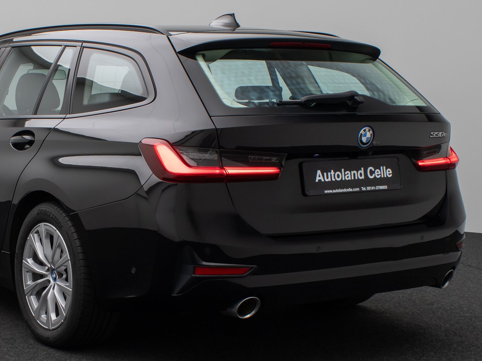 Fahrzeugabbildung BMW 330e Alarm Kamera DAB Stop&Go M Sportleder LED