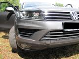 Volkswagen Touareg 3.0 V6 TDI SCR 150kW Tiptronic BMT B... - graue Volkswagen Touareg