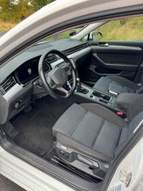 Volkswagen Passat - 10
