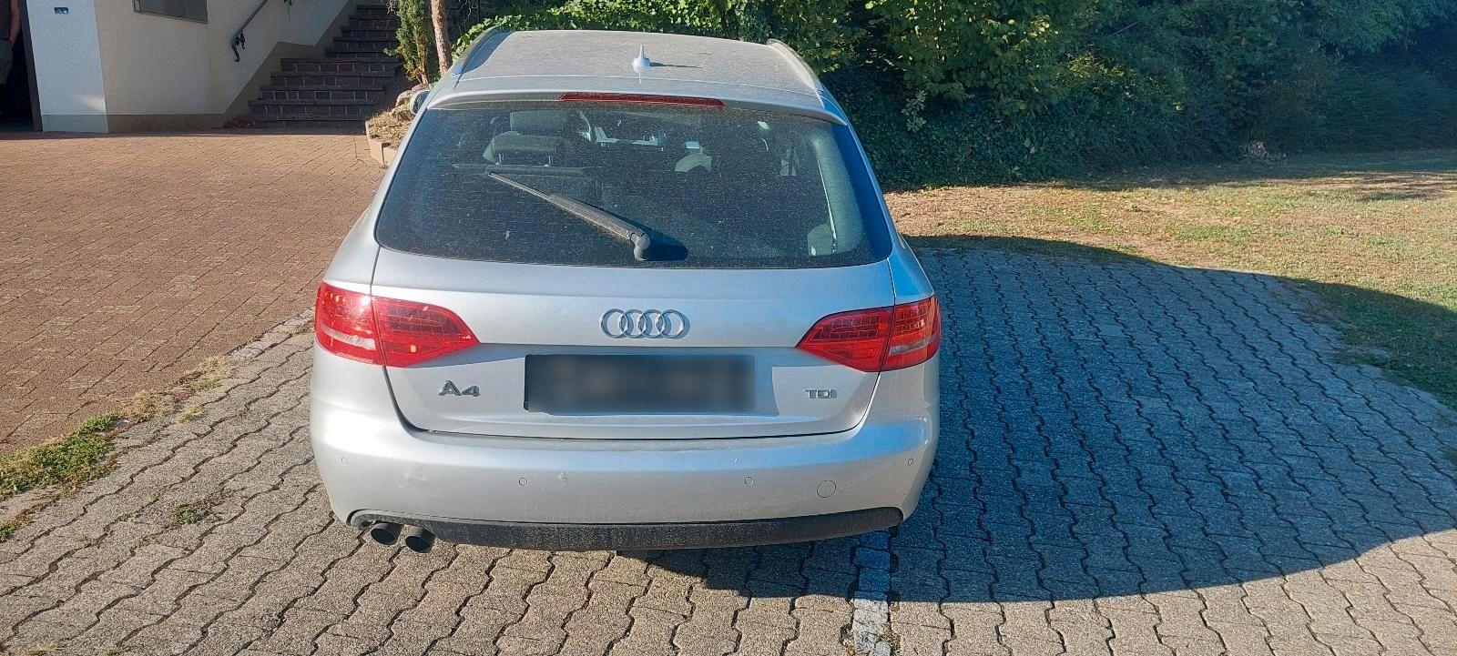 Audi A4 2010 — engine 143 HP (105kW)