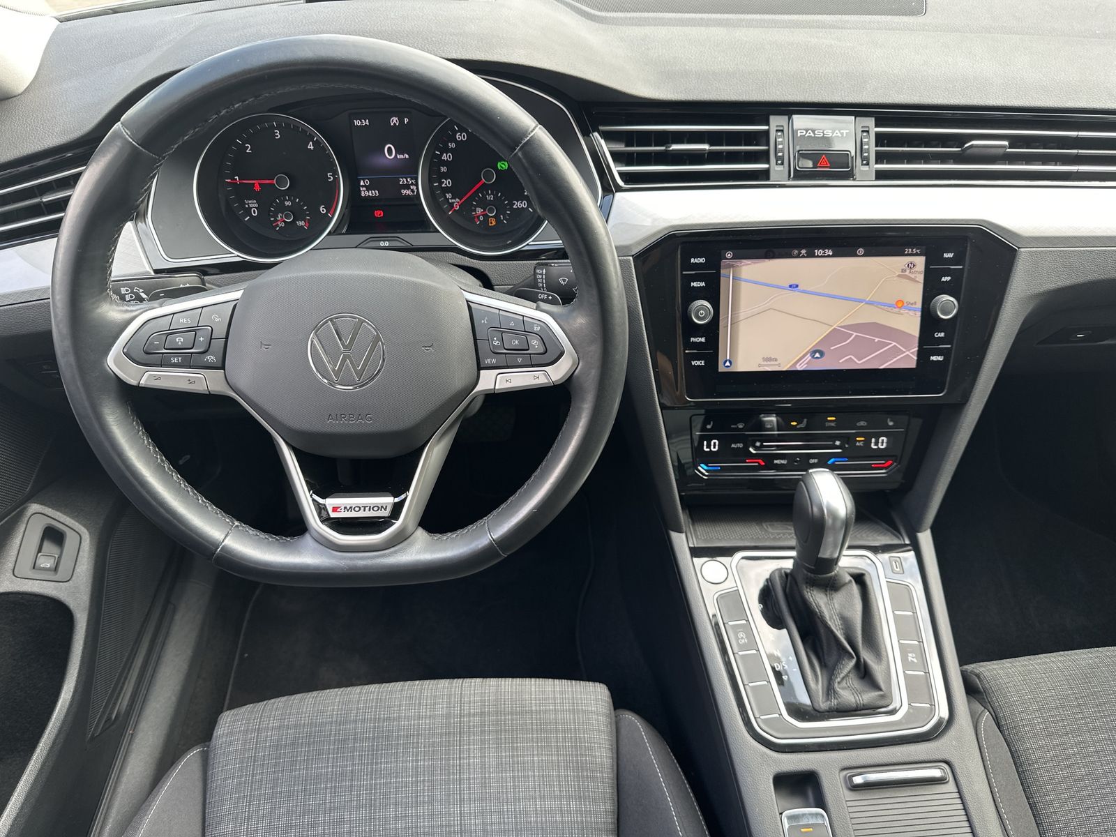 Fahrzeugabbildung Volkswagen Passat Variant 2.0 TDI DSG Business 4Motion NAV