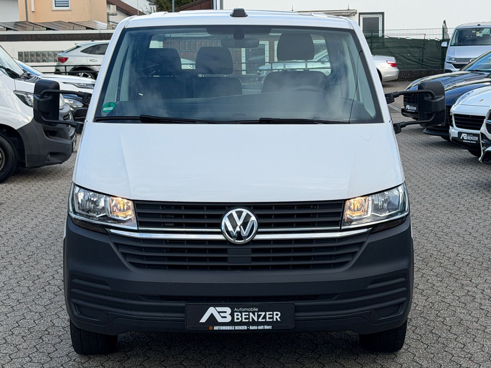 Fahrzeugabbildung Volkswagen T6.1 Transporter Pritsche//APPLE-CAR/NAVI/