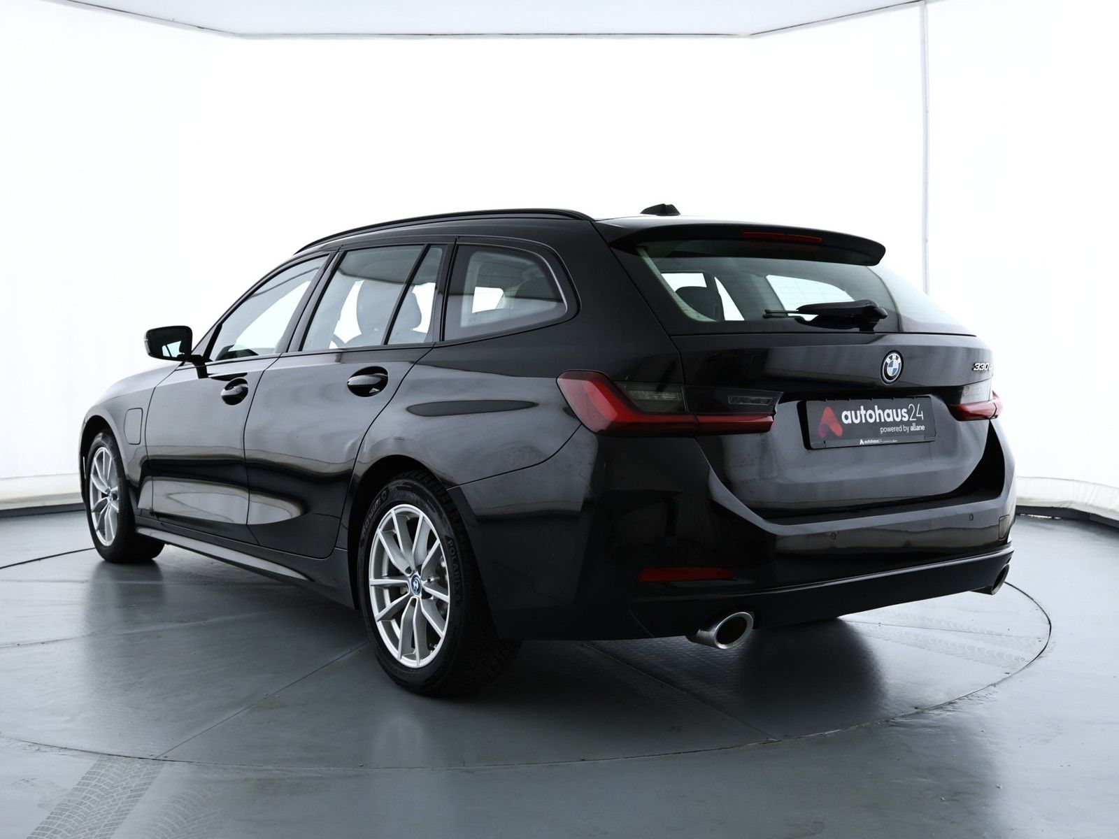 BMW 330e   LED|Navi|CarPlay|Sitzhzg foto 4
