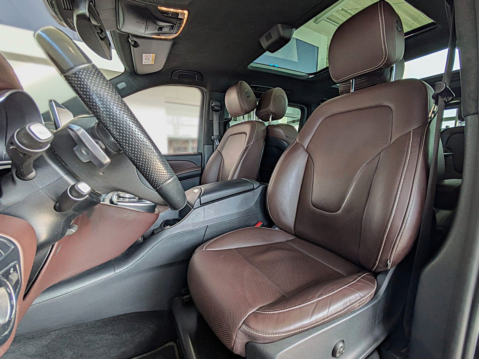 Fahrzeugabbildung Mercedes-Benz V 250d AMG 4M LANG 6 SITZE VIP SHUTTLE MEGAVOLL!