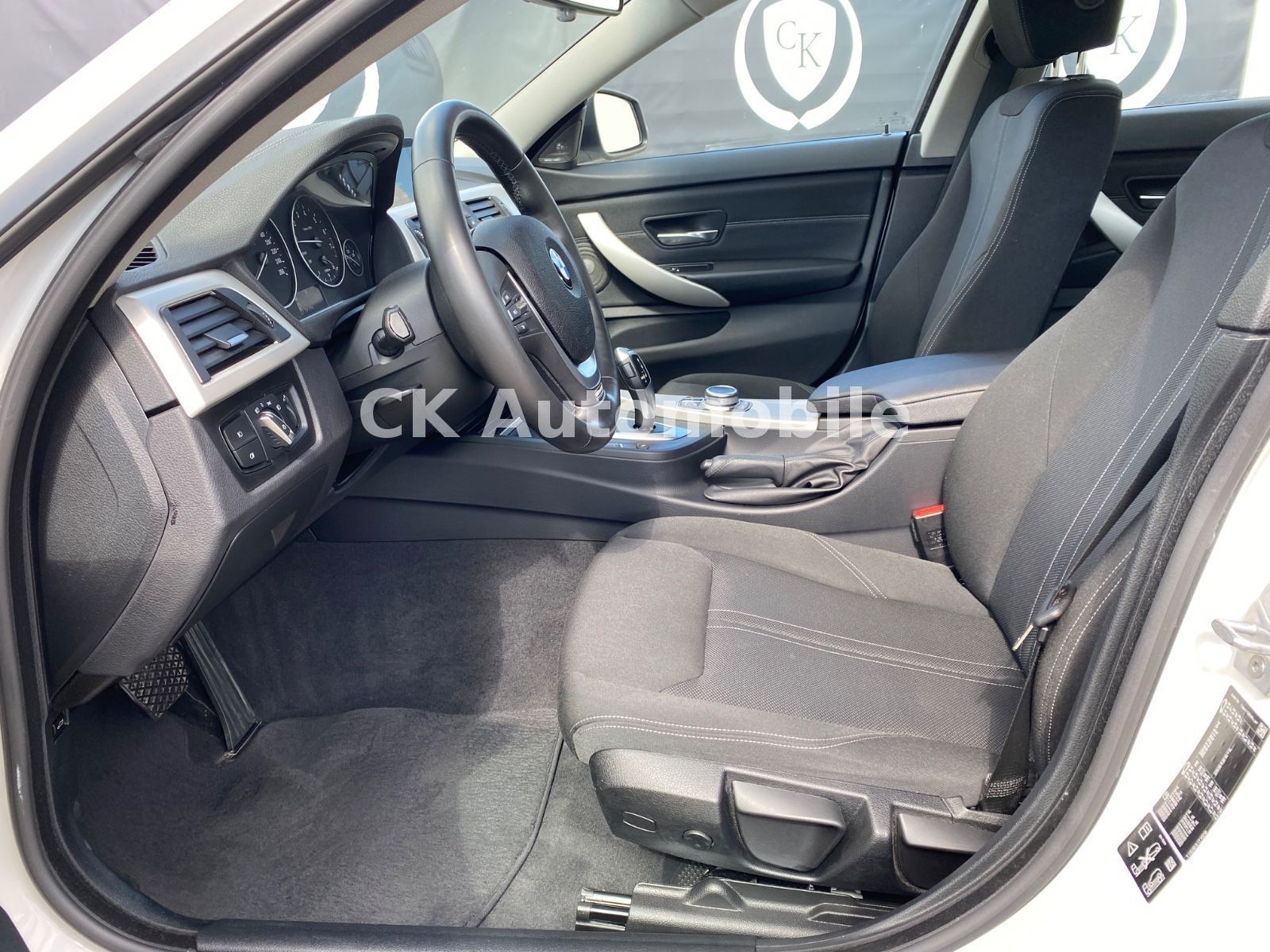 Fahrzeugabbildung BMW 420i xDrive Gran Coupe Advantage/Navi/LED/Kamera