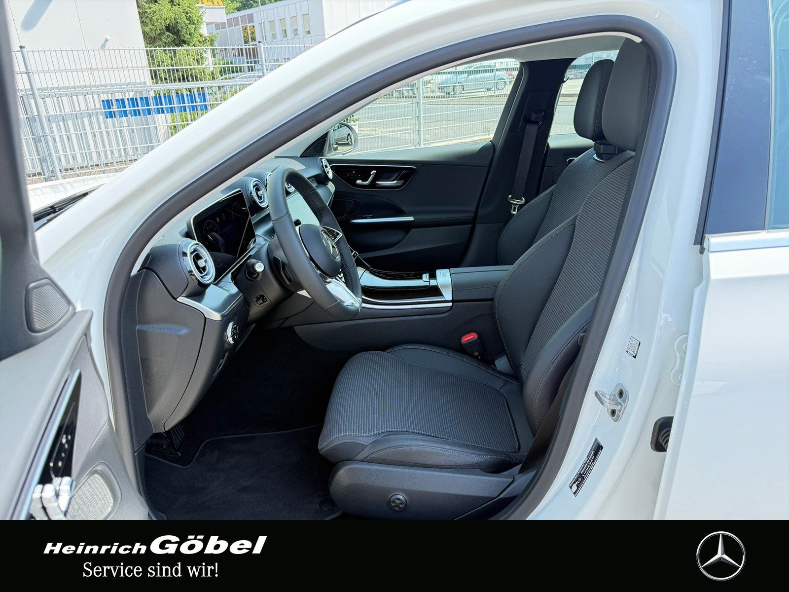 Fahrzeugabbildung Mercedes-Benz C 300 de T PANO*AHK*AMBIENTE*ELEK.HECKKLAPPE*