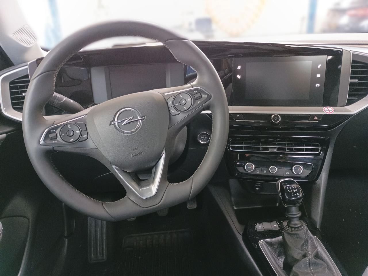 Fahrzeugabbildung Opel Mokka ELEGANCE 1.2T NAVI/LED/KAMERA/SPORT/SH/DAB