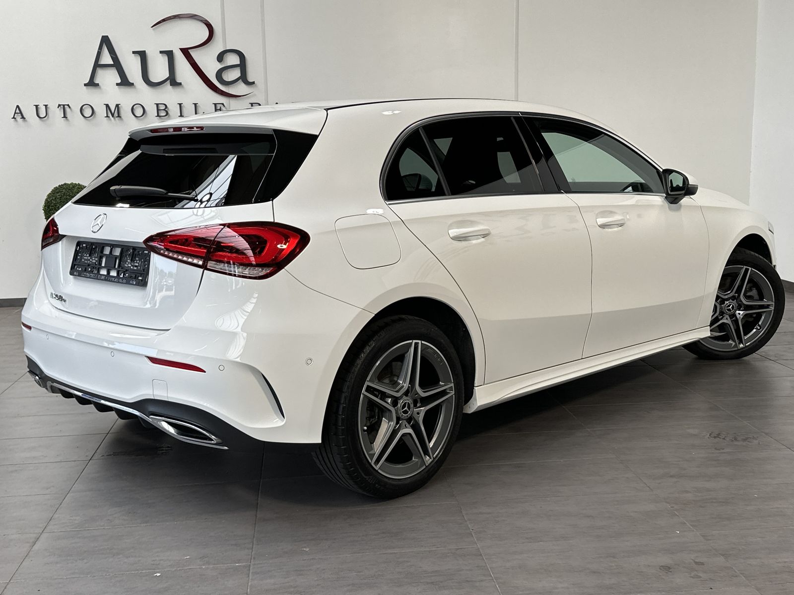 Fahrzeugabbildung Mercedes-Benz A 250e AMG-Line NAV+KAM+WIDESCREEN+CARPLAY+1HD