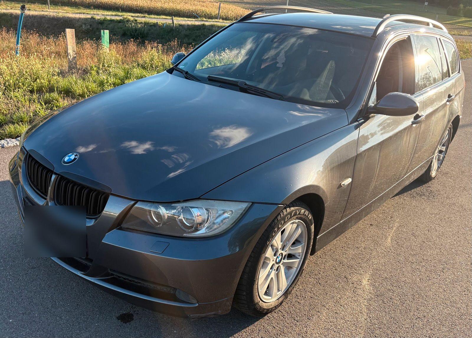 BMW 325 2007 — interior