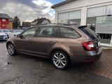 Skoda Octavia Combi 2.0 TSI 4x4 DSG Soleil - Skoda Octavia mit Benzin-Antrieb: Allradantrieb, Kombi, € 4, 2.0