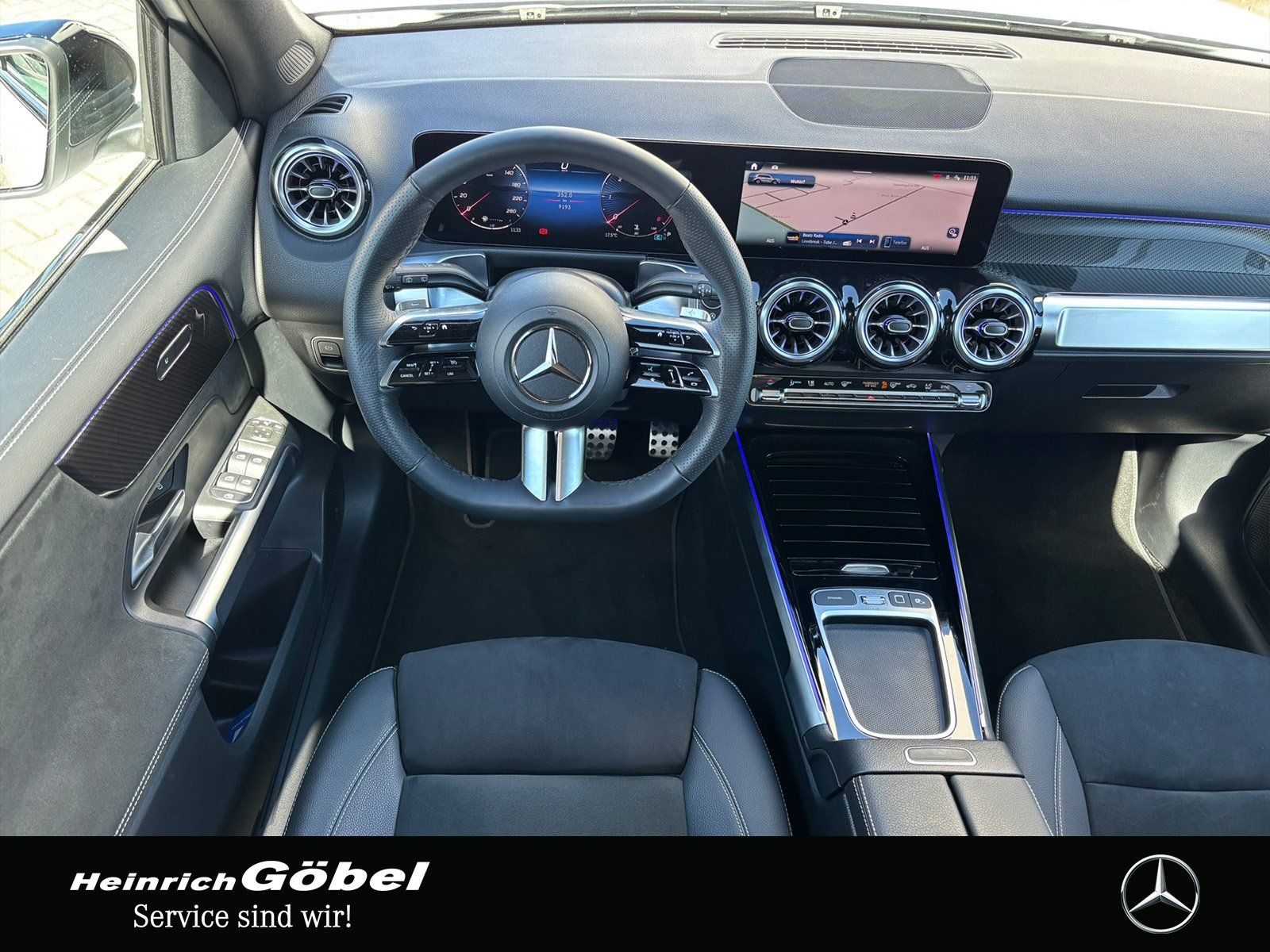 Fahrzeugabbildung Mercedes-Benz GLB 200 d AMG*PANO*AHK*TOTWINKEL*AMBIENTEBEL