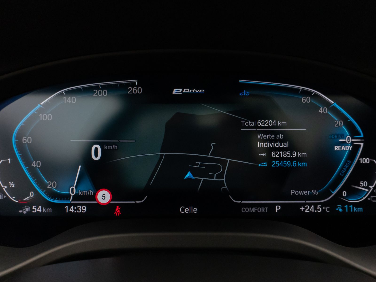 Fahrzeugabbildung BMW X3 xD30e M Sport Panorama 360°HUD DAB HiFi 20Zl