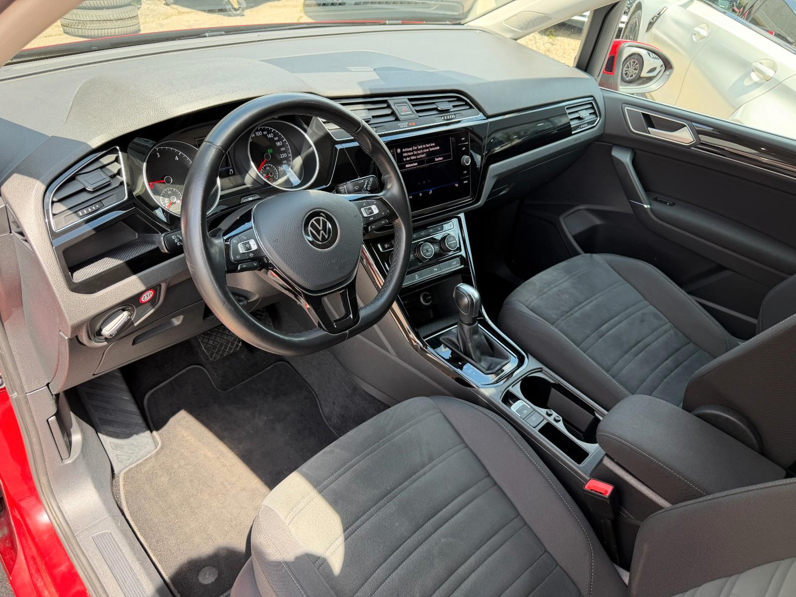 Volkswagen Touran 2.0 TDI DSG*Highline*LED*AHK*Kamera*ACC