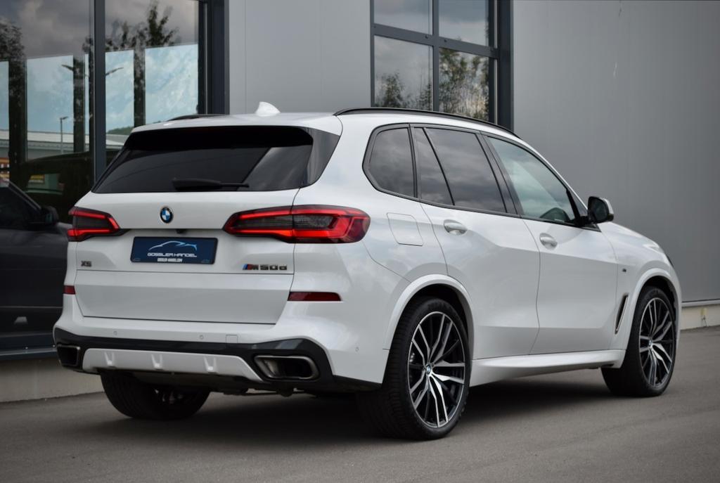 BMW X5 M50