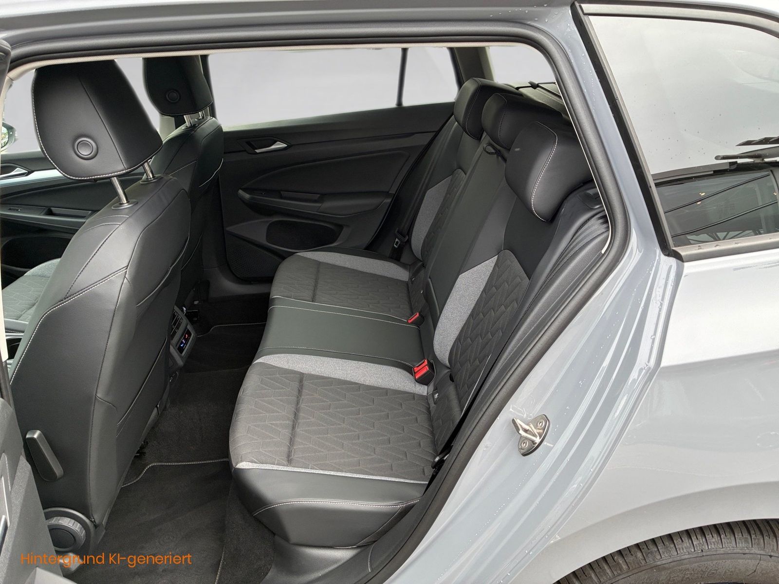 Fahrzeugabbildung Volkswagen Golf VIII Variant 1.5 TSI 85 kW Goal Kamera,LED