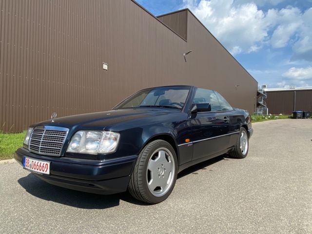 Mercedes-Benz E 220 CABRIO SPORTLINE W124