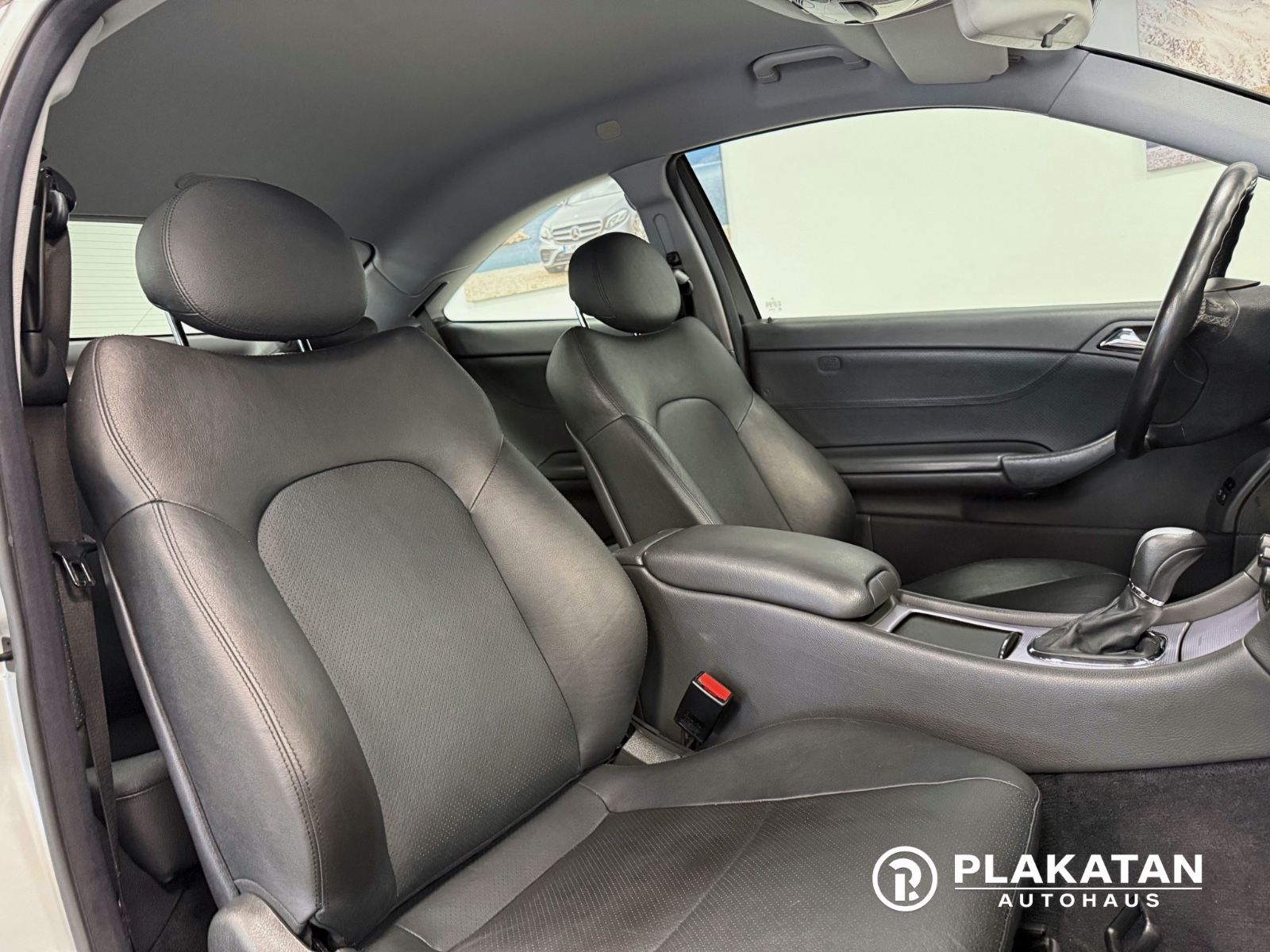 Fahrzeugabbildung Mercedes-Benz C 230 Bi-Xenon Leder Tempomat 2Hand