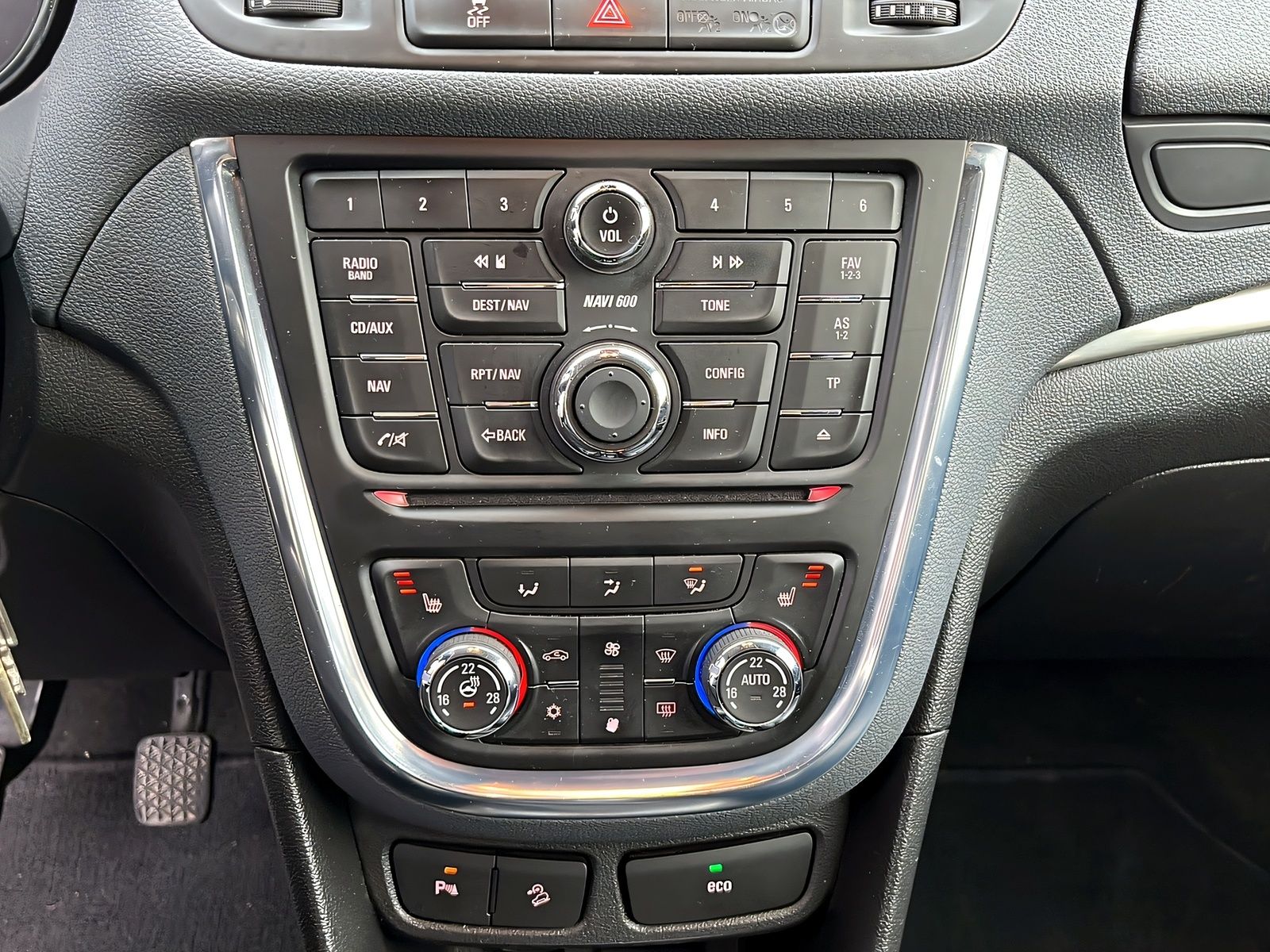 Fahrzeugabbildung Opel Mokka INNOVATION ECOFLEX 4X4 NAVI SZHZG