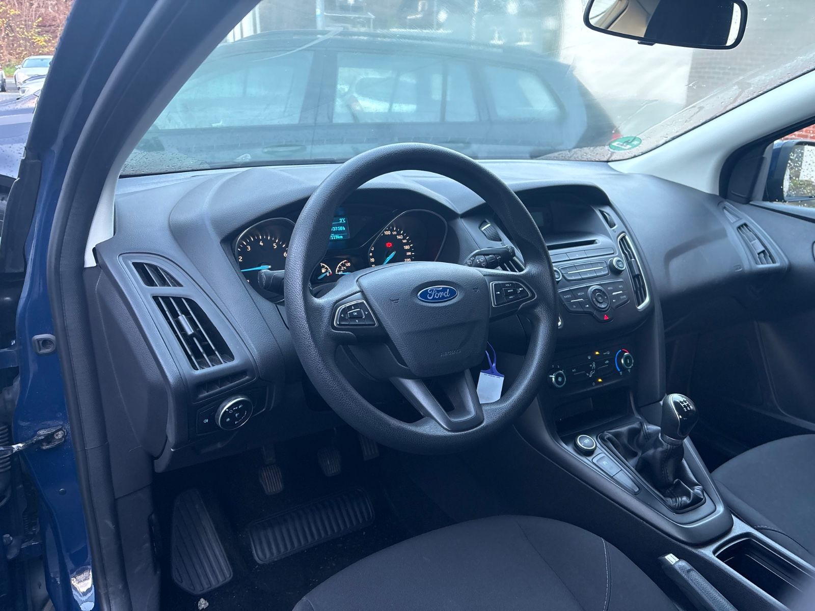 Fahrzeugabbildung Ford Focus Lim. Ambiente