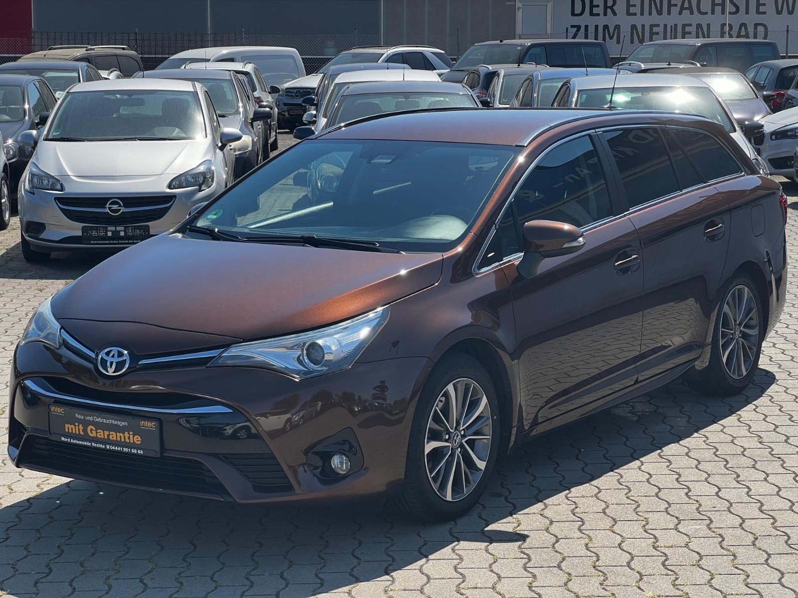 Toyota Avensis 2015 — photo 7