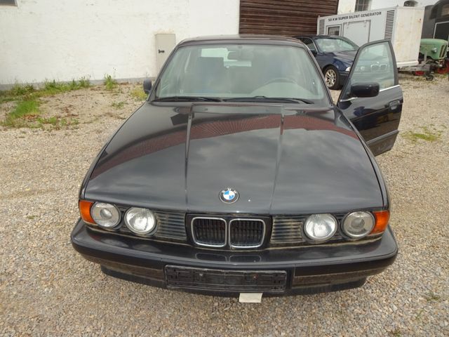 BMW 525  i  24 V