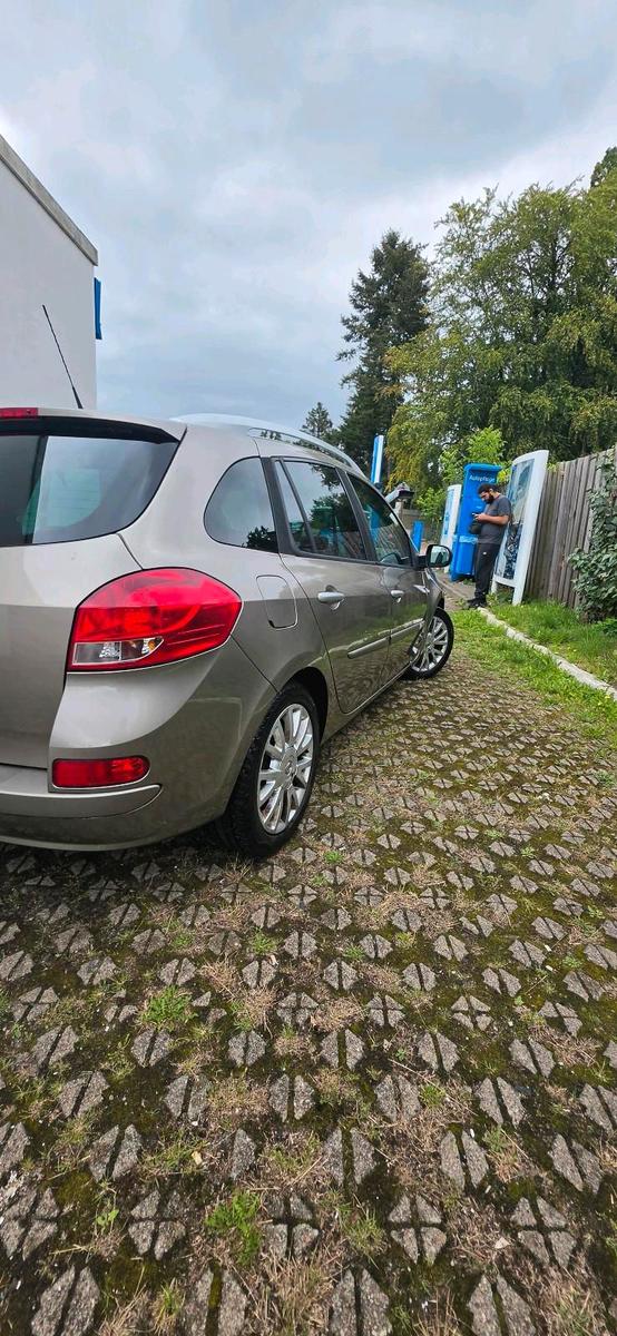 Renault Clio 2010 — engine 101 HP (74kW)