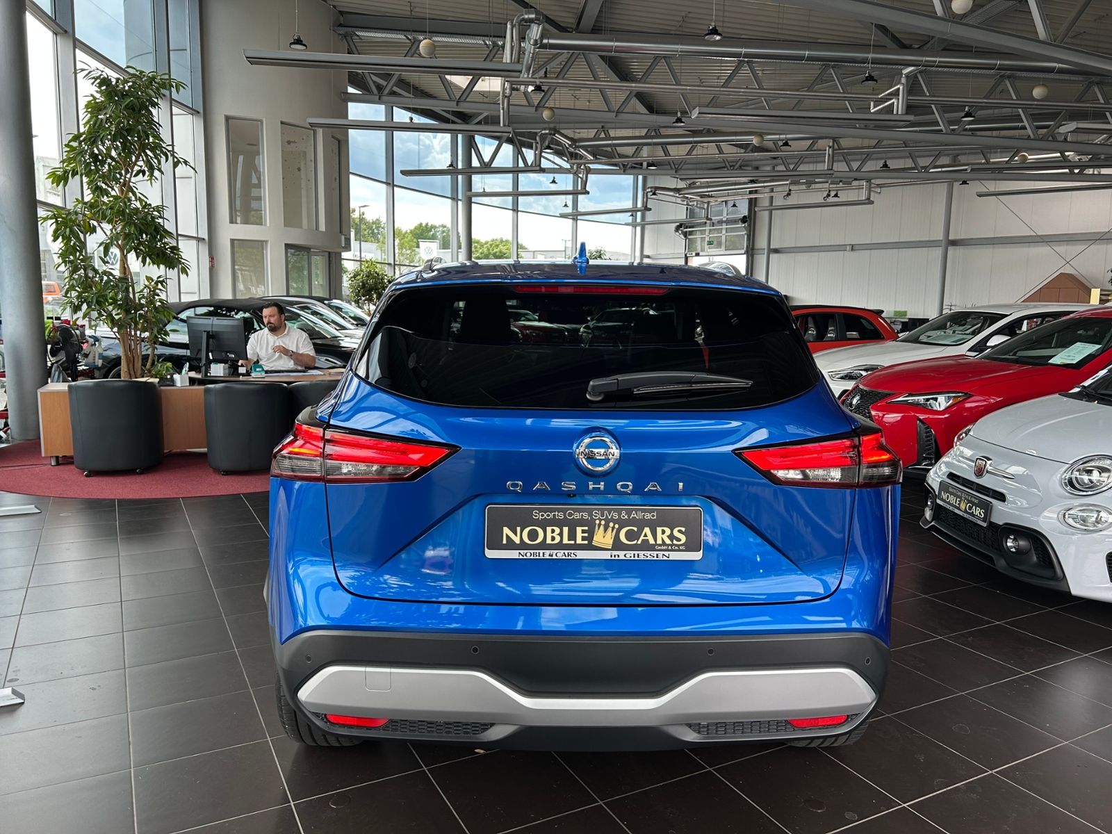 Fahrzeugabbildung Nissan Qashqai Premiere Edition PANO HUD 360° LED NAV